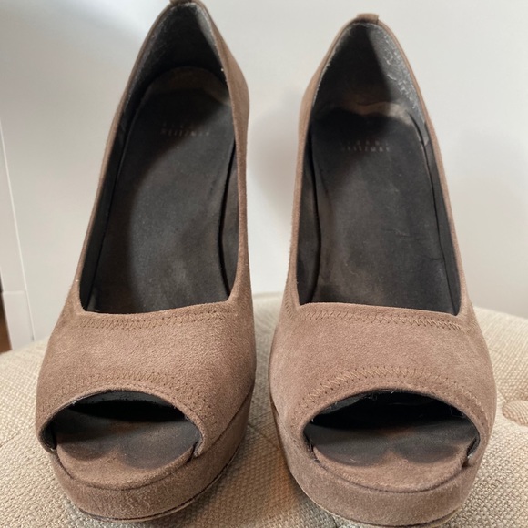 Stuart Weitzman Suede Platform Pumps - Picture 2 of 4